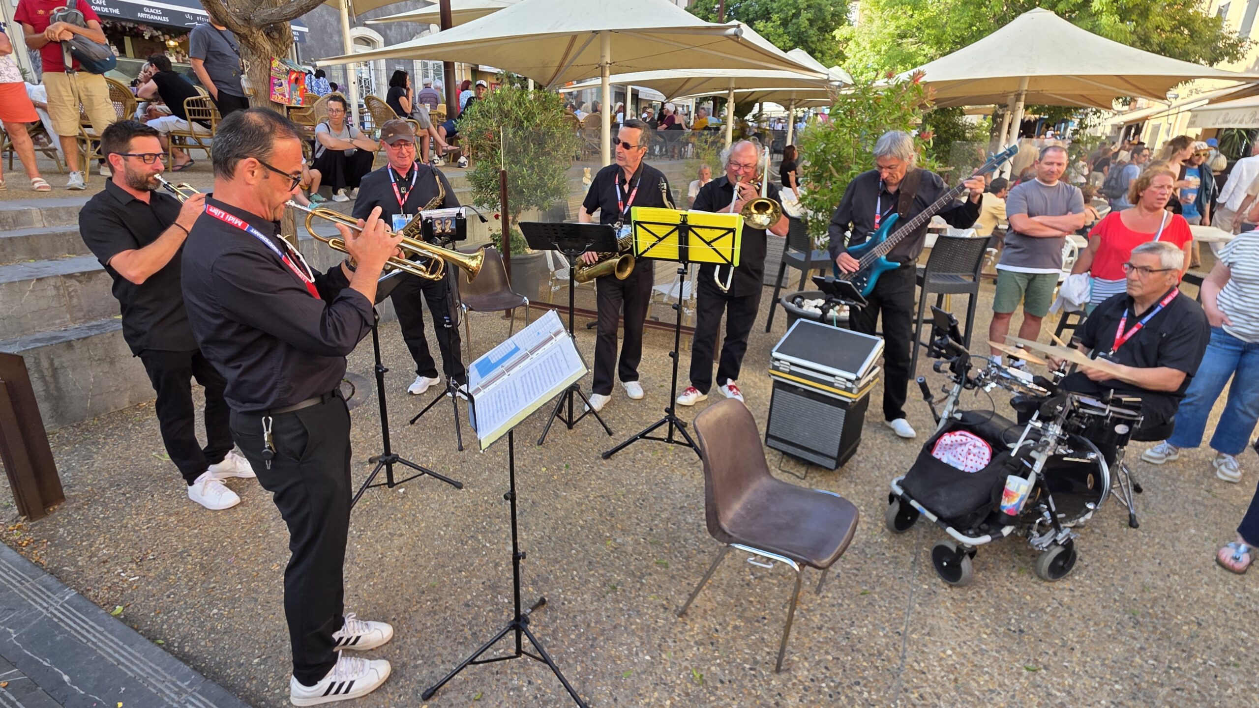 You are currently viewing Bal de rue – Association Medit&rsquo;jazz