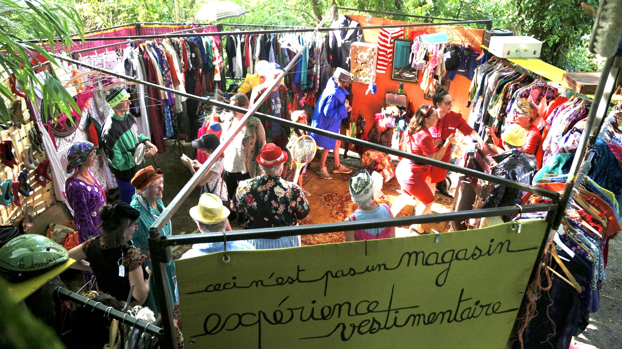 You are currently viewing Le dressing – Cie La compagnie du vide